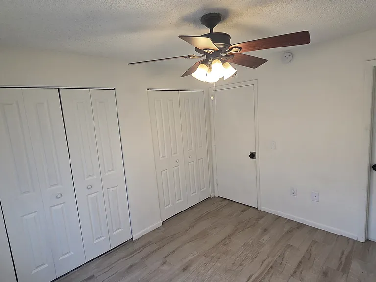 915 Ariana Apartment Community — Photo 45