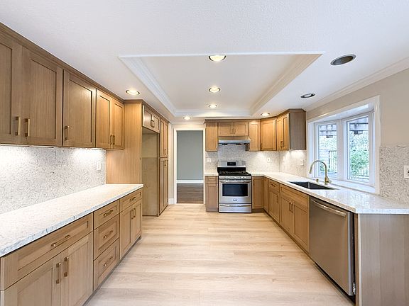 Brand new kitchen and appliances