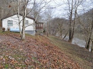 1147 Scenic River Rd, Procious, WV 25164