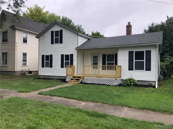 729 Orient St, Medina, NY 14103