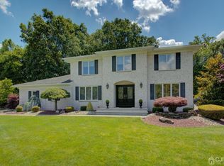 14 Winchester Dr, Scotch Plains, NJ 07076