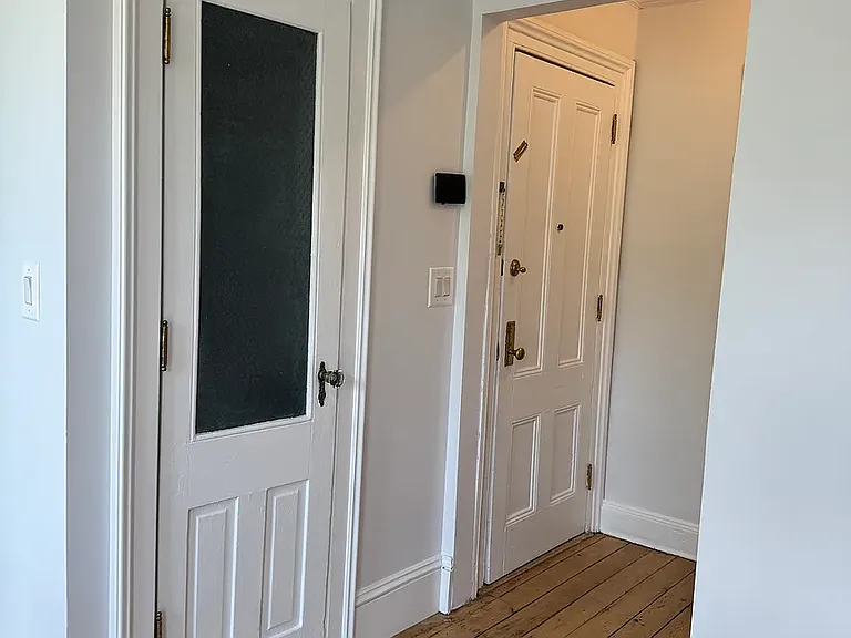 164 Hall St #3 — Photo 6