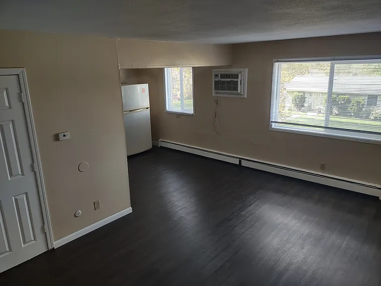 1034 Suburban Ave E #203 — Photo 5