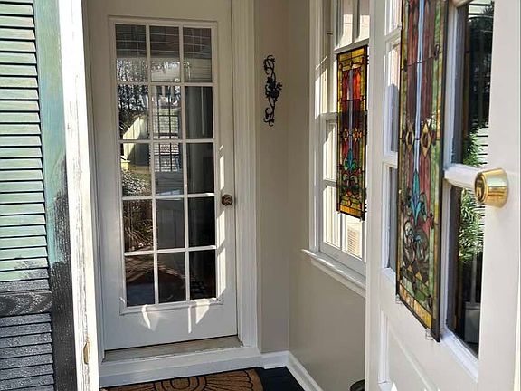3rd image of 437 Commonwealth Dr