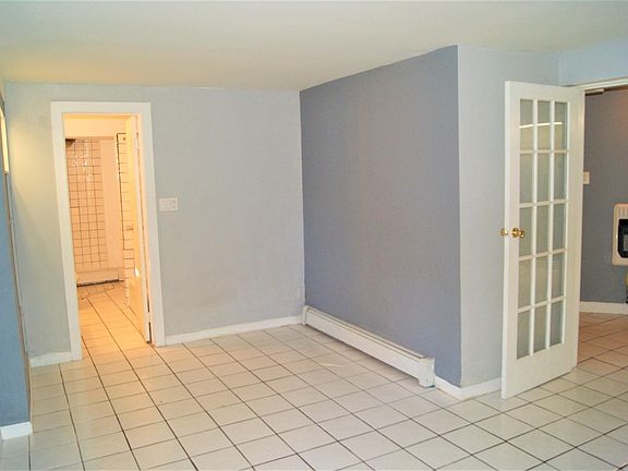 4th image of 6046 N Hermitage Ave #G
