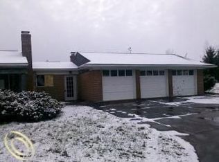 9225 Meskill Rd, Columbus, MI 48063