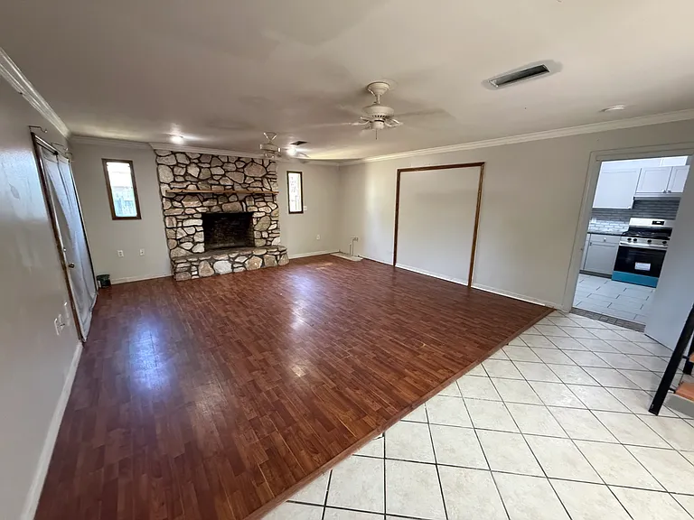326 Barkwood Cir — Photo 4