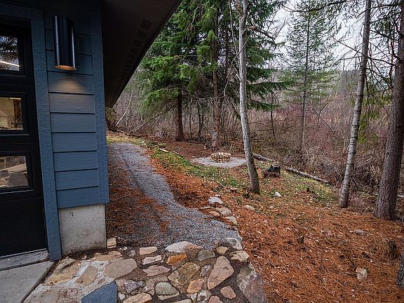 3rd image of 74 E Park Dr