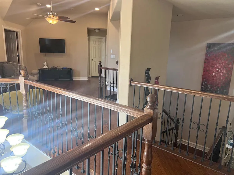 10905 Roy Butler Dr — Photo 21