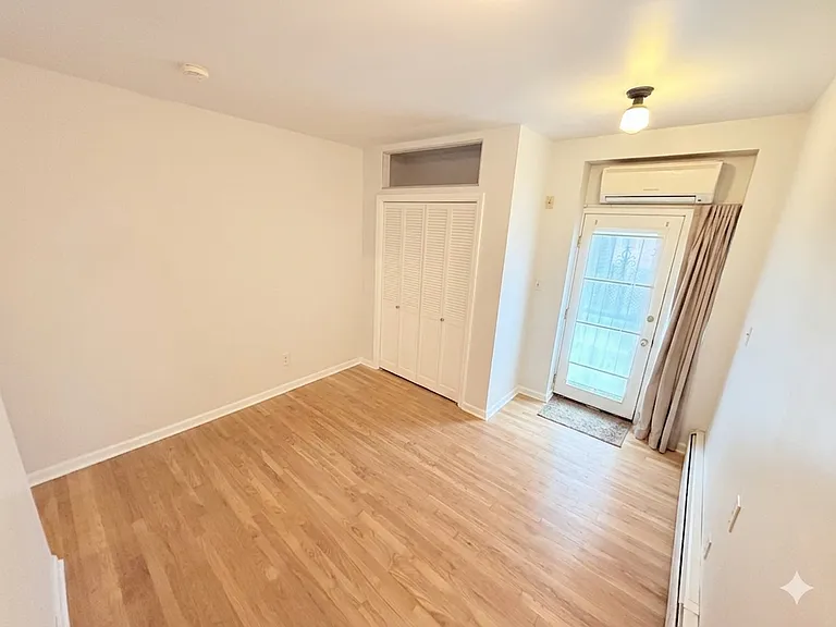 278 Monmouth St #3R — Photo 9