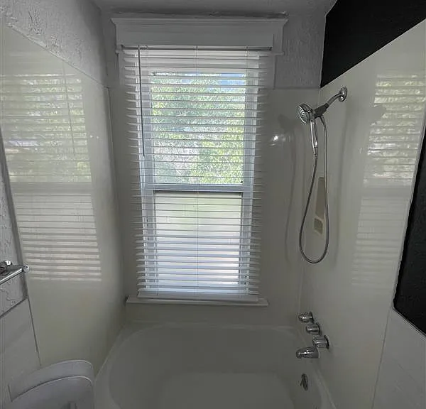 EDO - Updated, Stunning Apts at the Renovated Broadway Market Building — Photo 71