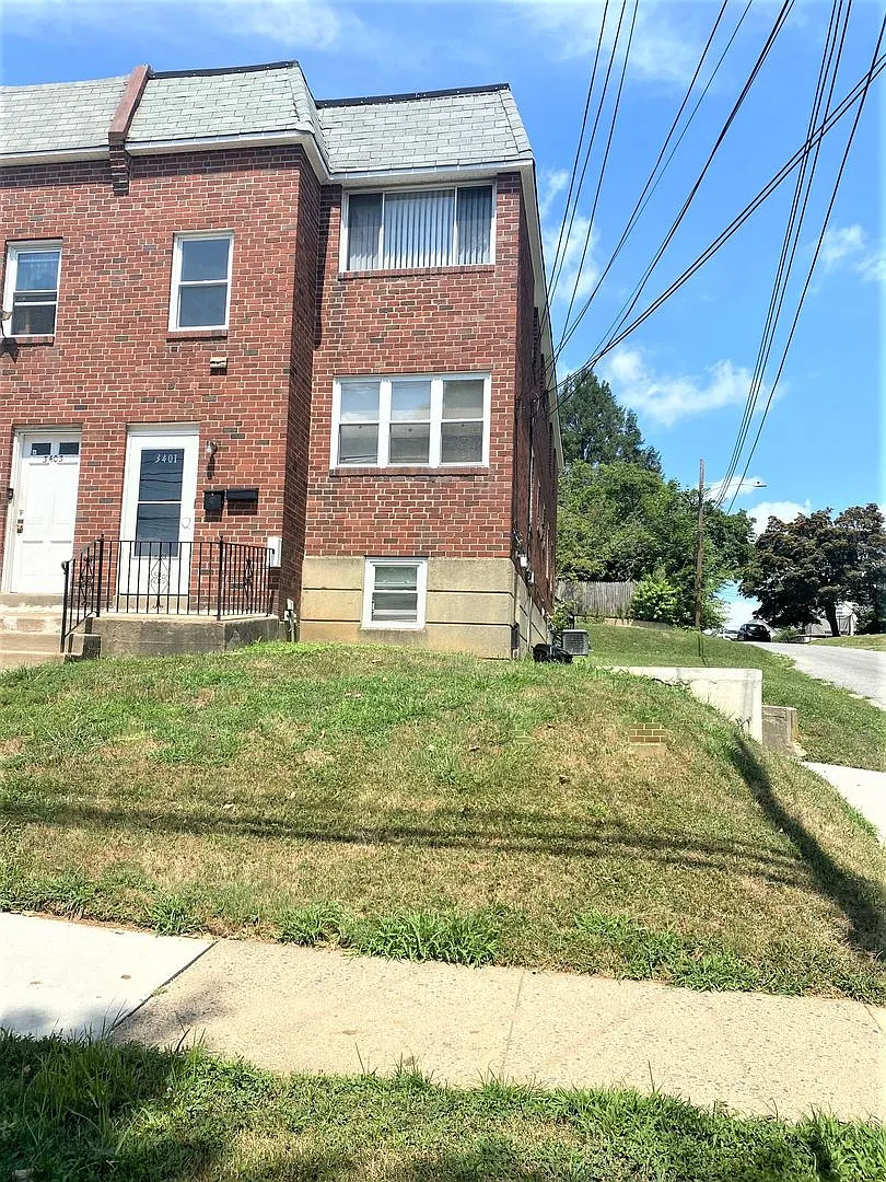 3401 Berkley Avenue — Photo 2