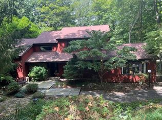 19 Cardinal Dr, Hackettstown, NJ 07840