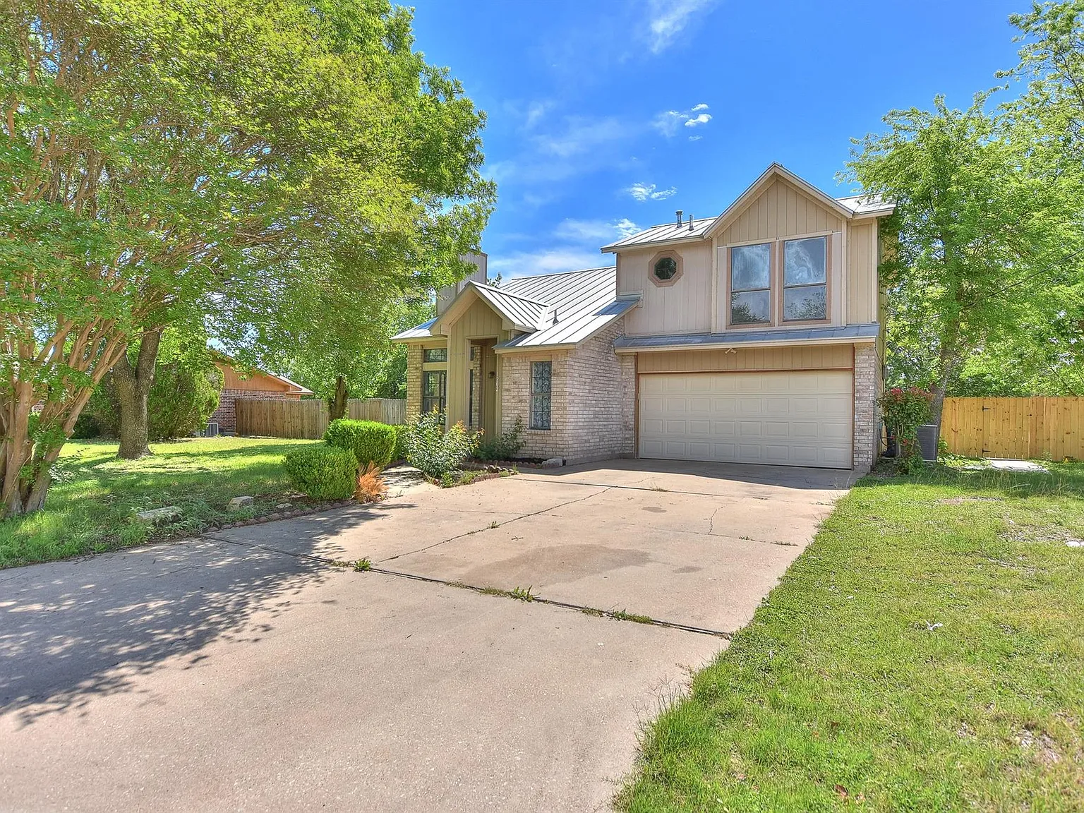3 bed, 2.5 bath, 1443 sqft, $1,825 — Photo 2