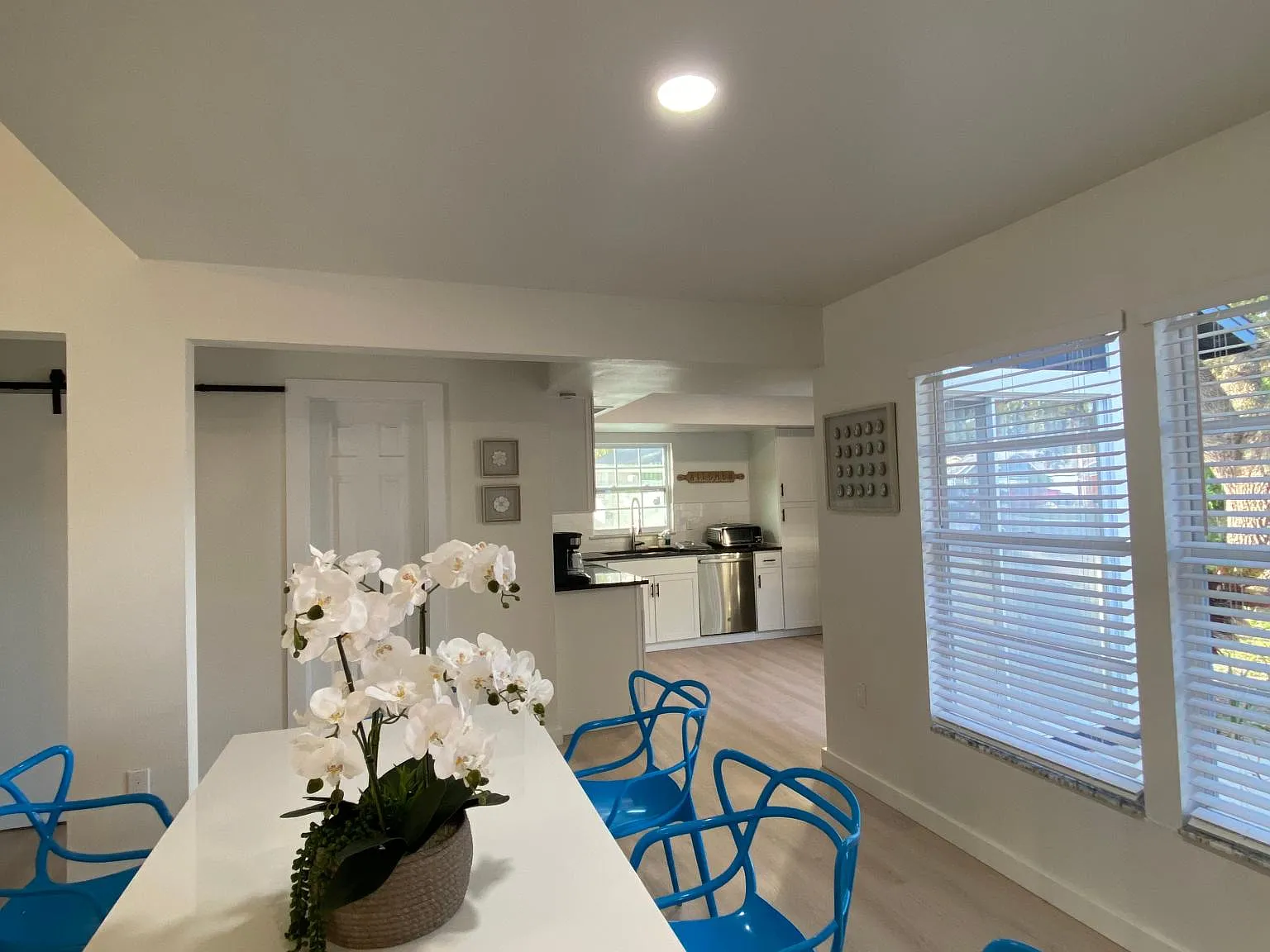 3 bed, 1400 sqft, $3,000 — Photo 3