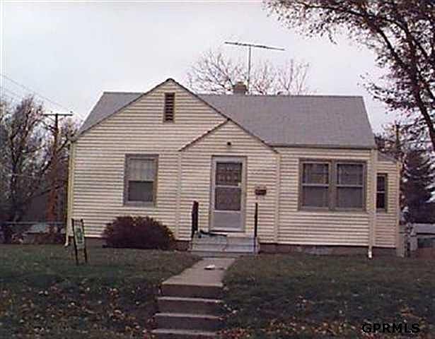 1st image of 2612 SE Jefferson St