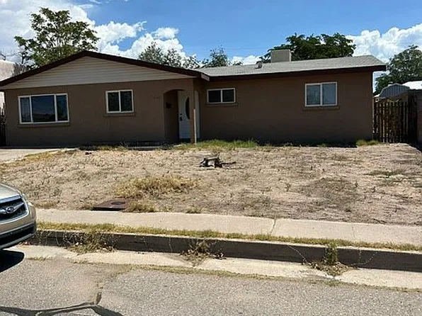 1704 Cornell Dr SE, Albuquerque, NM 87106