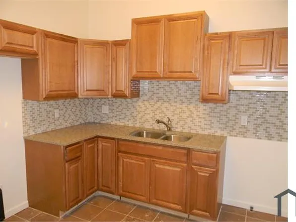 136 N Calaveras St, Fresno, CA 93701