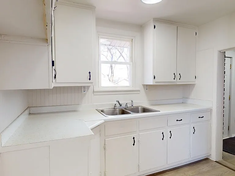 109 W Ely St — Photo 12