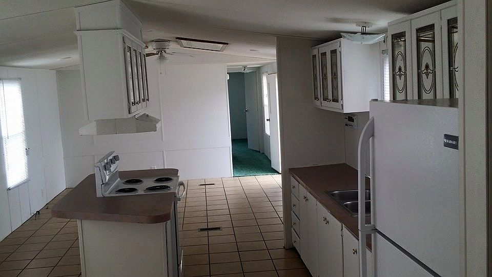 1st image of 410 Bonfire Dr