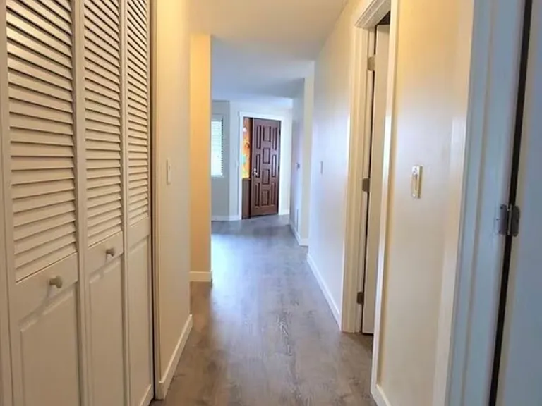 Royal View Apartments — Photo 7
