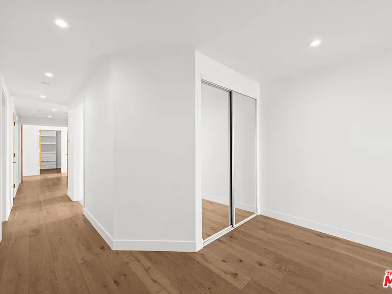106 N Croft Ave #301 — Photo 18