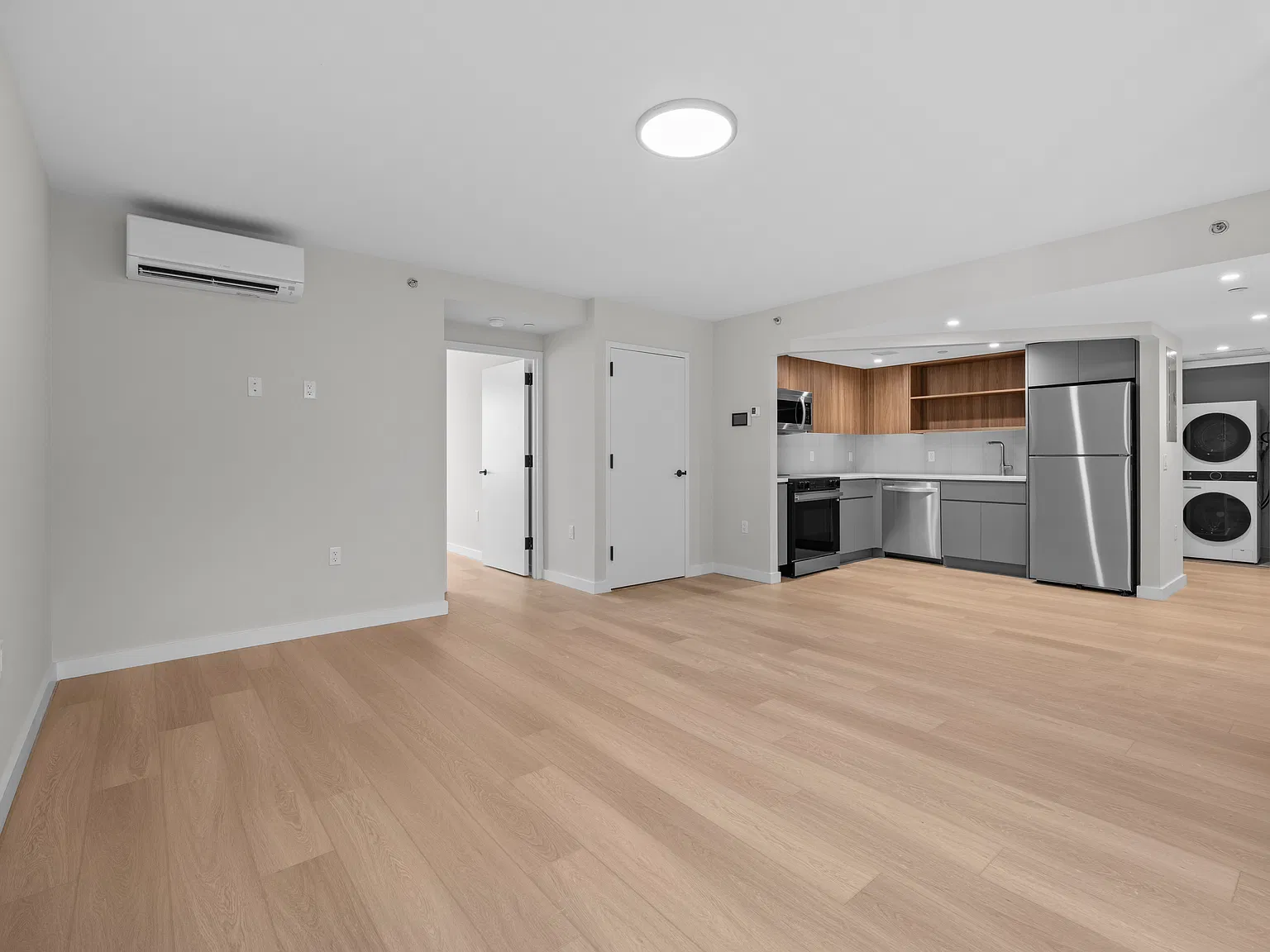 2905 West 17th Street — Photo 1