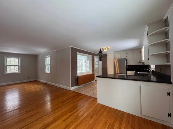 32 Morton Rd, Yarmouth, ME 04096