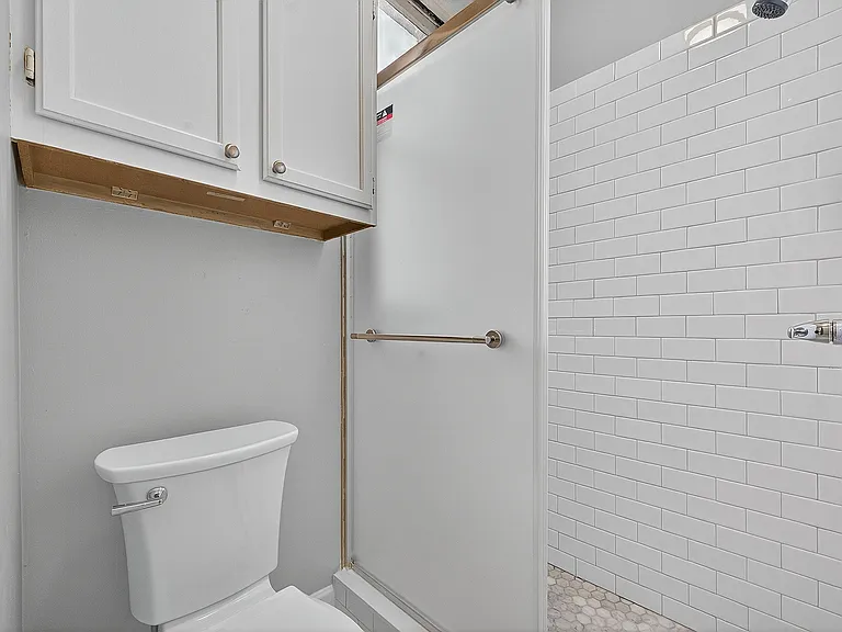 2400 Grandview Ave — Photo 20