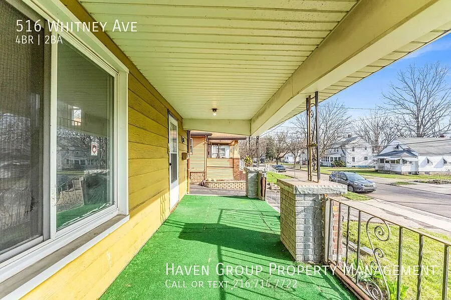 516 Whitney Ave, Akron - Spacious 4-bed 2-bath single-family home! — Photo 3