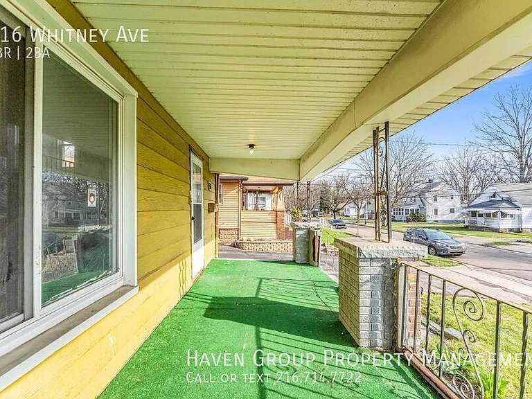 516 Whitney Ave — Photo 3