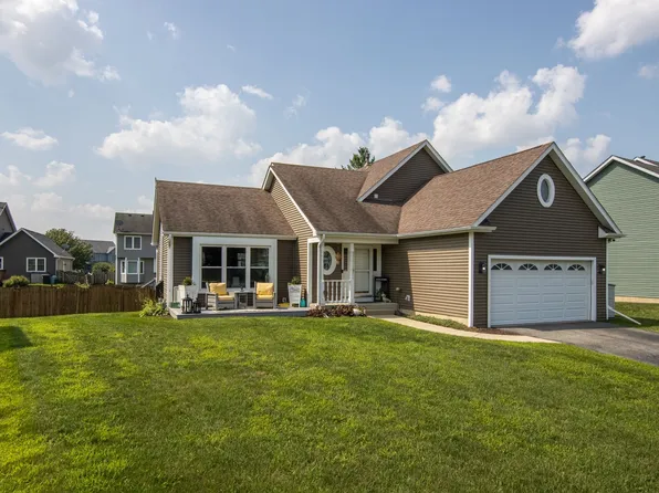 606 Holly Ct, North Aurora, IL 60542