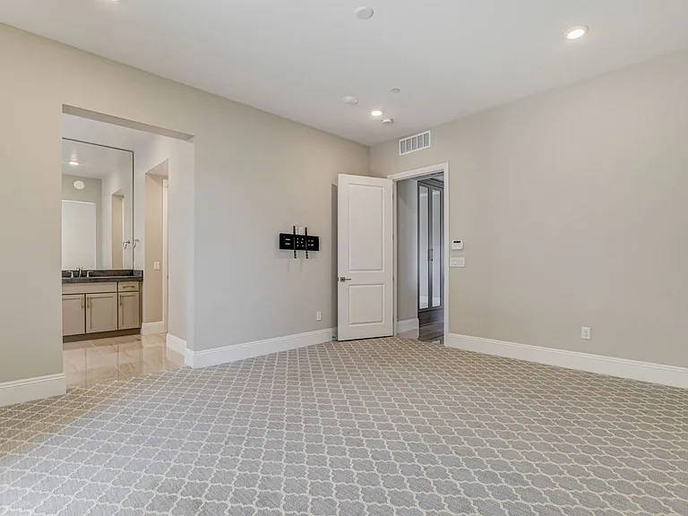 9133 Las Manaitas Ave #302 — Photo 23