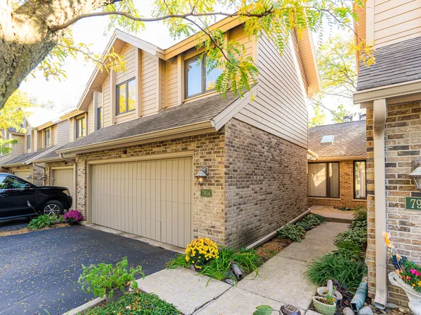 7914 S Garfield Ave, Burr Ridge, IL 60527