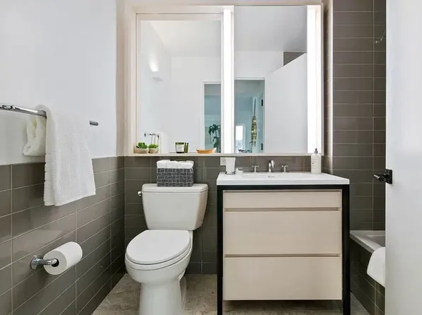 385 First Avenue image 11 of 16