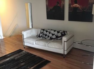711 Pine St APT 2R, Philadelphia, PA 19106