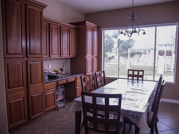 5th image of 2294 S Beverly Pl