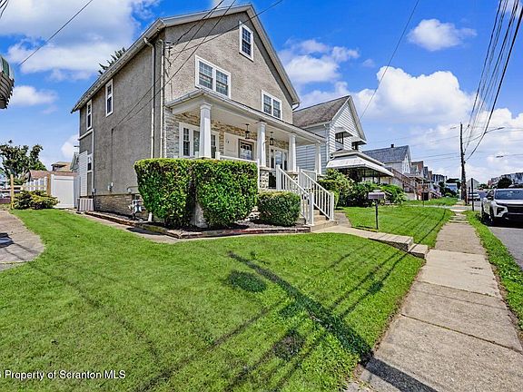 2nd image of 1306 Loomis Ave