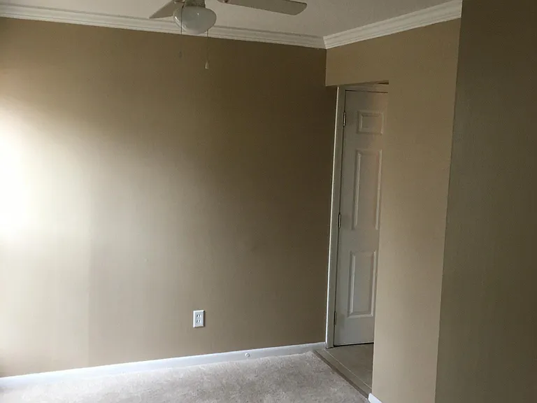 2465 Indianola Ave — Photo 8