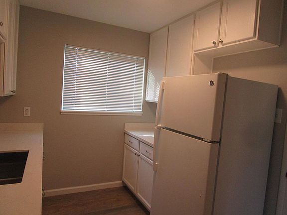 5th image of 219 E Travis Blvd #C