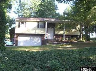 6300 Straw Acres Rd, Spring Grove, PA 17362