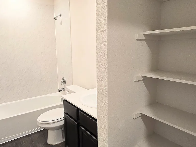 2121 Basil Ave — Photo 13