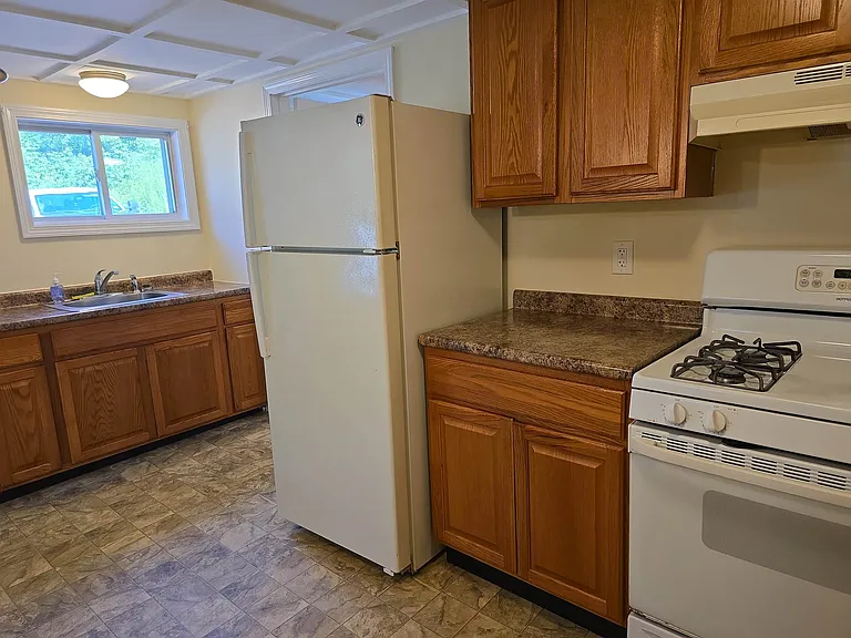 111 Maple St #B — Photo 9