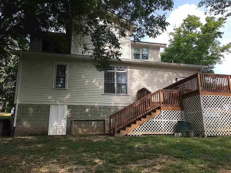 209 N Bedelia St — Photo 47