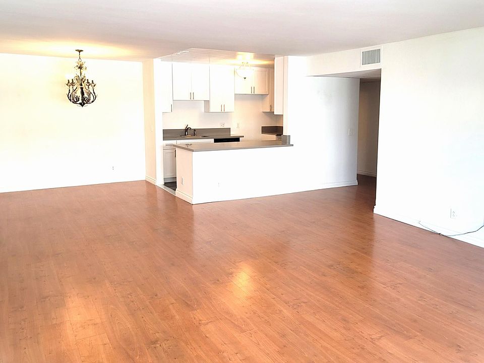 1st image of 5454 Zelzah Ave APT 114