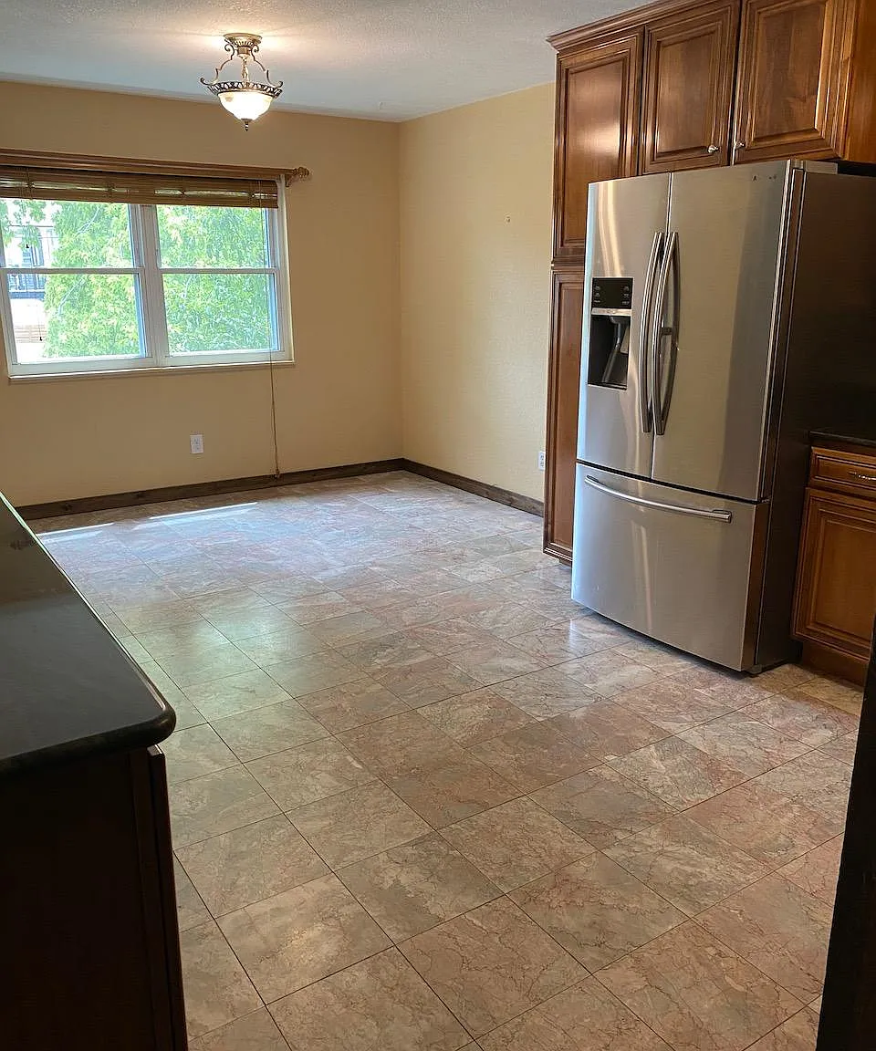 3137 W 20th Ave — Photo 3