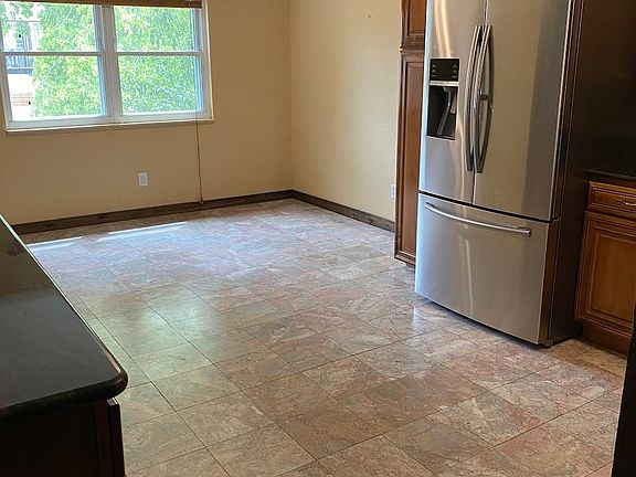 Breakfast/Dining area