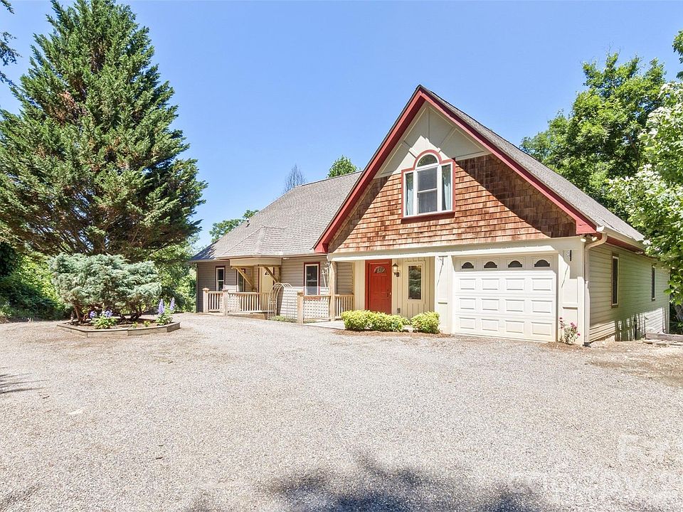 1st image of 15 Village Green Dr