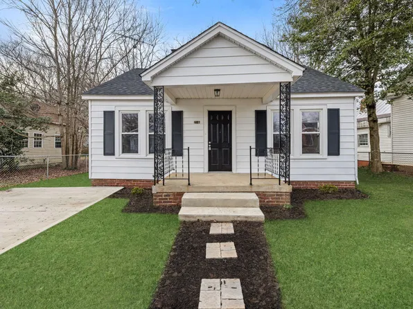 216 Adams St, Burlington, NC 27217