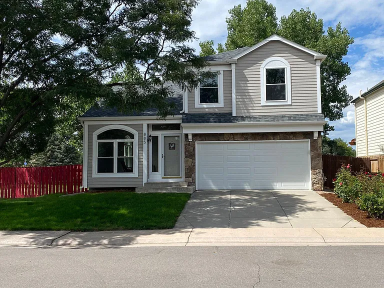 885 Parthenon Ct — Photo 1